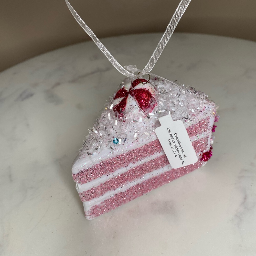 NWT Jingles & Joy Sliced Cake Ornament 🍰
